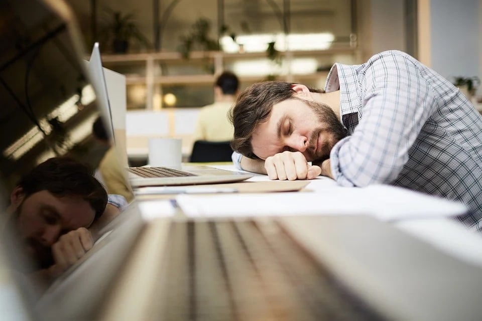 6 Ways to Motivate Your Remote Employees (or Hybrid Team)