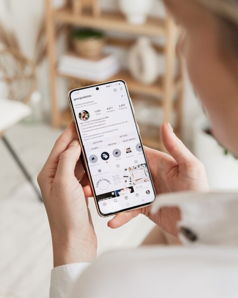 7 Best Sites to Buy Instagram Followers That Are Safe & Affordable