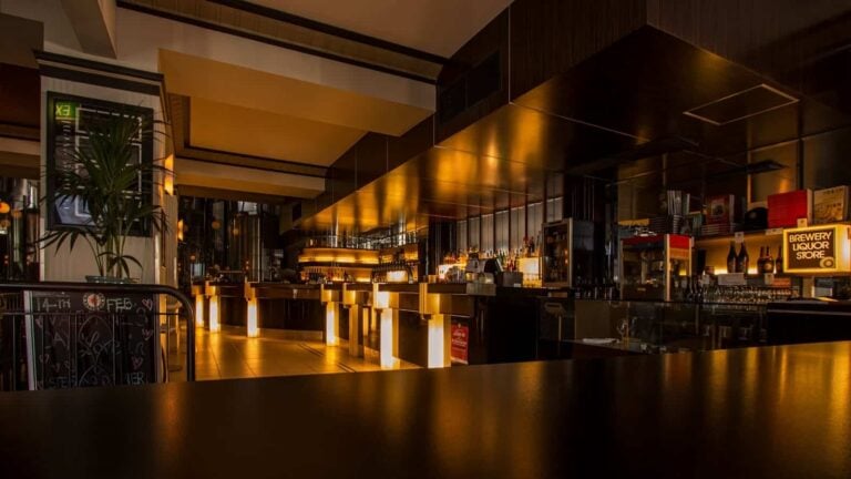 Luxury Hospitality Branding: How Modern Hotels Create Desire Before Guests Ever Arrive